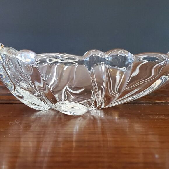 Vintage Shell Shaped Glass Bowl - Picture 4 of 9